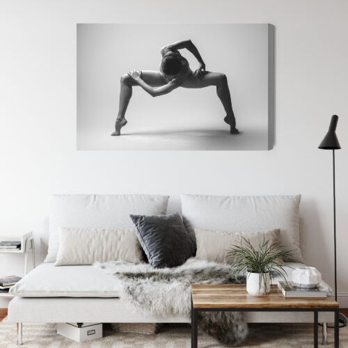 Obraz na płótnie Tancerka w pozie dynamicznej  Premium Canvas - obrazek 4