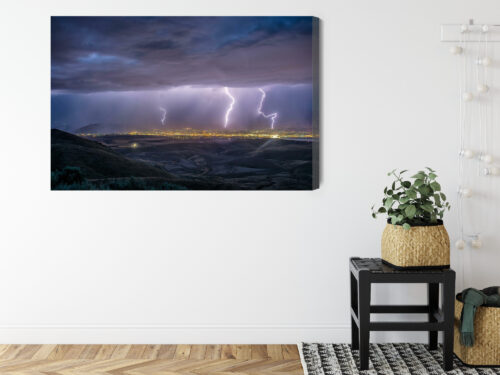 Obraz na płótnie Burza nad miastem Nocny krajobraz i pioruny  Premium Canvas - obrazek 8