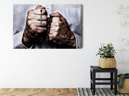 Obraz na płótnie Modlitwa z różańcem Symbol wiary i skupienia  Premium Canvas - obrazek 8