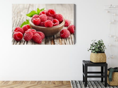 Obraz na płótnie Kuchnia Maliny w miseczce na drewnie Premium Canvas - obrazek 8
