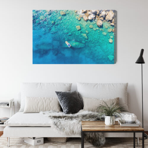 Obraz na płótnie Natura Łódka przy skalistym wybrzeżu Premium Canvas - obrazek 4