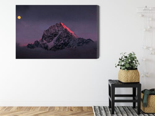 Obraz na płótnie Góry Ośnieżony szczyt o zmierzchu z pełnią Premium Canvas - obrazek 8
