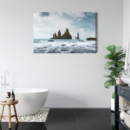 Obraz na płótnie Natura skały w oceanie przy Reynisfjara Premium Canvas - obrazek 5