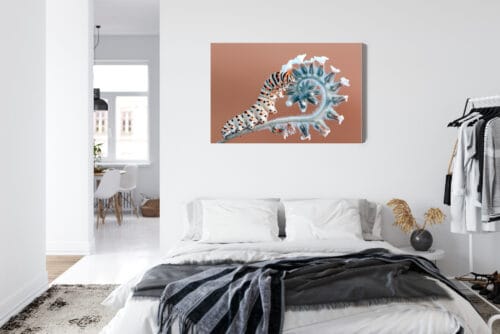 Obraz na płótnie Natura Gąsienica na roślinie Premium Canvas - obrazek 7