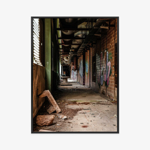 Plakat w ramie Urbex Industrialny opuszczony korytarz Premium